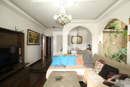 Sala 1 de casa para alugar com 6 quartos, 599m² em Pechincha, Rio de Janeiro