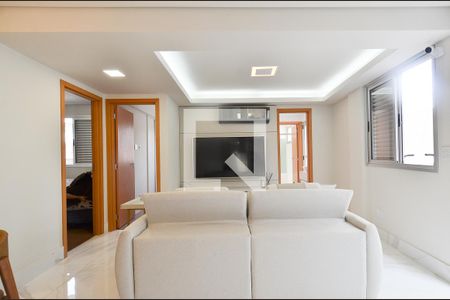 Sala  de apartamento para alugar com 2 quartos, 136m² em Santo Antônio, Belo Horizonte