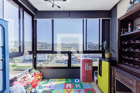 Sala de apartamento à venda com 3 quartos, 80m² em Jardim Carvalho, Porto Alegre