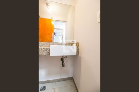 Lavabo de apartamento para alugar com 3 quartos, 110m² em Alphaville, Santana de Parnaíba
