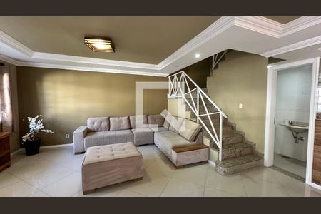 Sala de casa de condomínio para alugar com 4 quartos, 200m² em Vargem Pequena, Rio de Janeiro