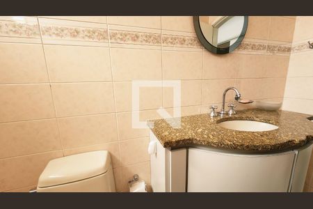 Banheiro de casa à venda com 3 quartos, 208m² em  Vila Helena, Jundiaí