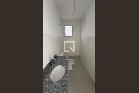 Banheiro de apartamento para alugar com 3 quartos, 80m² em Palmeiras, Belo Horizonte