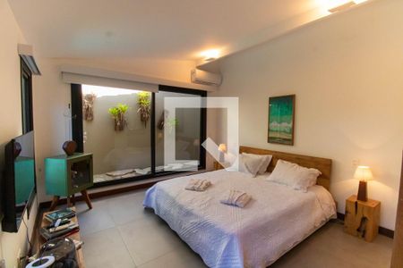 Suíte 1 de casa para alugar com 2 quartos, 450m² em Itacoatiara, Niterói