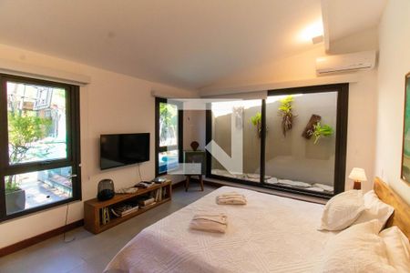 Suíte 1 de casa para alugar com 2 quartos, 450m² em Itacoatiara, Niterói