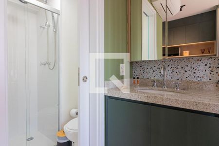 Banheiro de kitnet/studio para alugar com 1 quarto, 20m² em Indianópolis, São Paulo