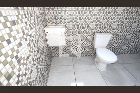 Banheiro da Suíte de casa para alugar com 2 quartos, 150m² em Vila Lourdes, Ferraz de Vasconcelos