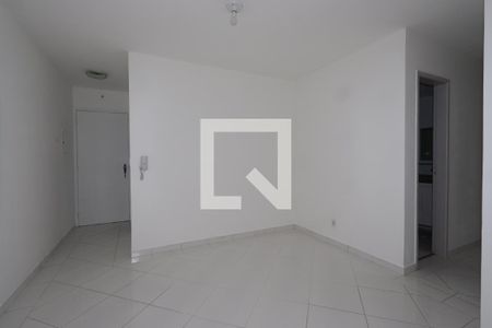 Sala de apartamento para alugar com 3 quartos, 65m² em Vila Margarida, São Paulo