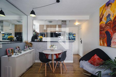 Sala de apartamento à venda com 3 quartos, 56m² em  Pirajussara, São Paulo