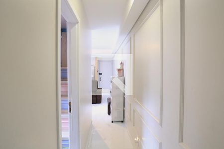 Corredor de apartamento à venda com 2 quartos, 160m² em Lourdes, Belo Horizonte