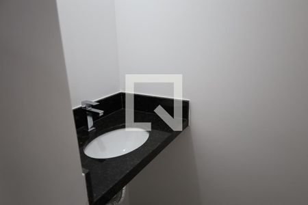 Lavabo de casa para alugar com 3 quartos, 115m² em Jardim Nosso Lar, São Paulo