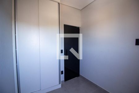 Quarto 2 de apartamento para alugar com 2 quartos, 40m² em Jardim Karolyne, Votorantim