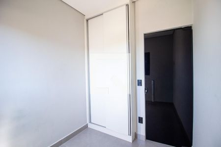 Quarto 2 de apartamento para alugar com 2 quartos, 40m² em Jardim Karolyne, Votorantim