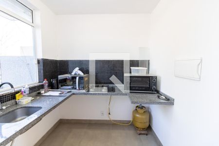 Cozinha de casa de condomínio para alugar com 2 quartos, 50m² em Vila Nova, Porto Alegre