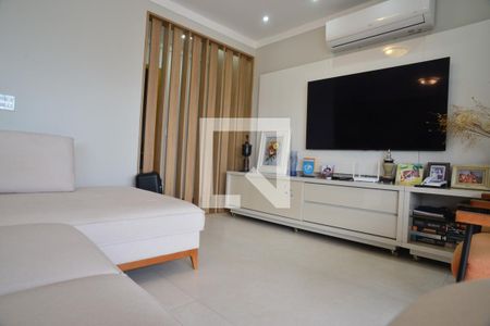 Sala de TV de apartamento à venda com 2 quartos, 145m² em Barra da Tijuca, Rio de Janeiro