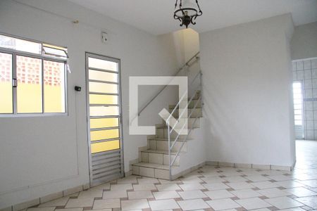 Sala 01 de casa para alugar com 3 quartos, 300m² em Vila Carmela Ii, Guarulhos