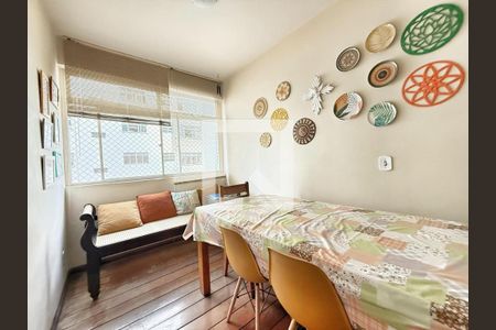Sala de apartamento à venda com 3 quartos, 90m² em Santo Antônio, Belo Horizonte