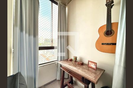 Escritório de apartamento à venda com 3 quartos, 90m² em Santo Antônio, Belo Horizonte