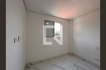Quarto 2 de apartamento para alugar com 2 quartos, 48m² em Jardim Regina, São Paulo