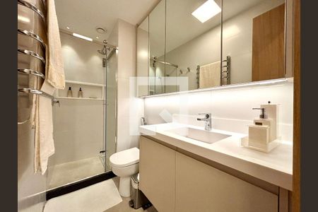Banheiro de apartamento à venda com 1 quarto, 48m² em Leblon, Rio de Janeiro