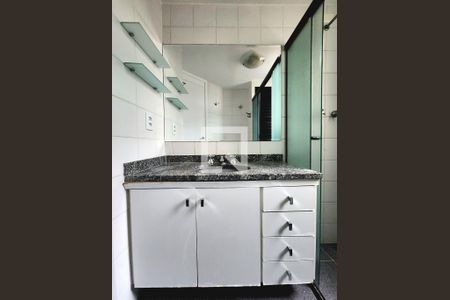 Banheiro de apartamento para alugar com 1 quarto, 35m² em Moema, São Paulo