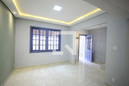 Sala de casa para alugar com 4 quartos, 180m² em Cambuci, São Paulo