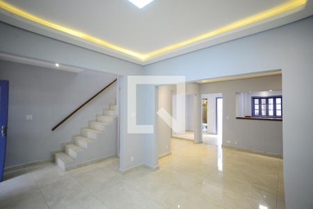Sala de casa para alugar com 4 quartos, 180m² em Cambuci, São Paulo