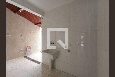 Casa à venda com 3 quartos, 168m² em Rio Pequeno, São Paulo