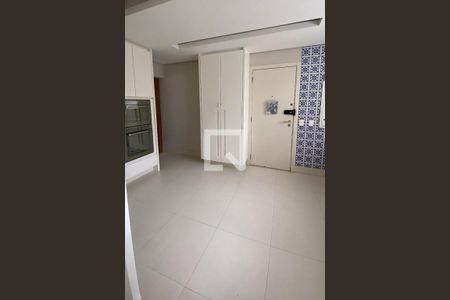 Apartamento à venda com 3 quartos, 258m² em Vila Cordeiro, São Paulo