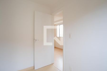 Quarto 2 de apartamento para alugar com 2 quartos, 43m² em Penha de França, São Paulo