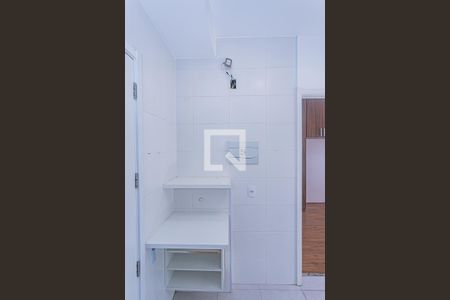 Sala e cozinha de apartamento para alugar com 1 quarto, 38m² em Vila Palmeiras, São Paulo