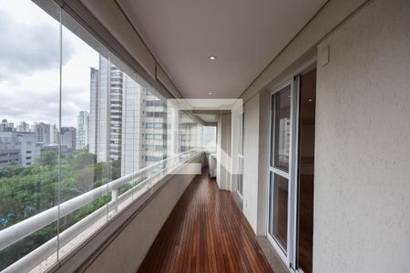 Varanda de apartamento para alugar com 3 quartos, 181m² em Real Parque, São Paulo