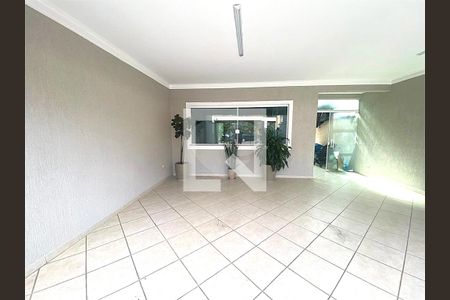 Casa à venda com 3 quartos, 293m² em Vila Mangalot, São Paulo