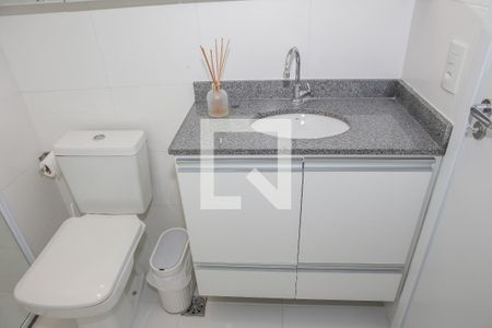 Banheiro da Suíte/Quarto 1 de apartamento para alugar com 2 quartos, 37m² em Lapa de Baixo, São Paulo