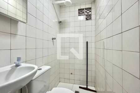 Banheiro de casa para alugar com 1 quarto, 20m² em Vila Campestre, São Paulo