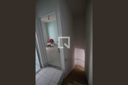 Hall de casa à venda com 4 quartos, 180m² em Vila Constança, São Paulo