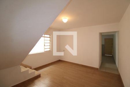 Sala de casa para alugar com 2 quartos, 109m² em Parque Peruche, São Paulo