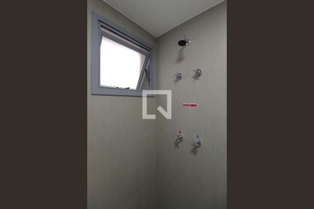 Banheiro de kitnet/studio para alugar com 1 quarto, 24m² em Vila Olímpia, São Paulo