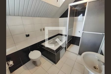 Banheiro de casa para alugar com 2 quartos, 59m² em Vera Cruz, Belo Horizonte