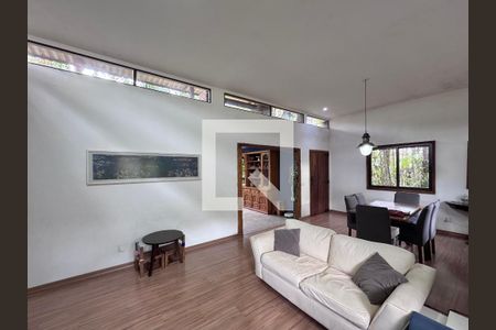 Sala de casa à venda com 4 quartos, 320m² em Vargem Grande, Rio de Janeiro