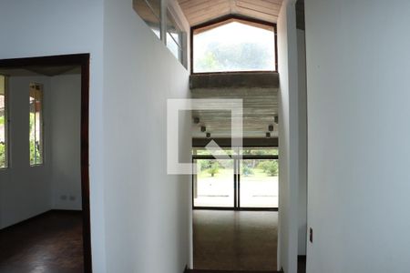 Sala de casa de condomínio para alugar com 3 quartos, 723m² em Vila Santo Antônio, Cotia