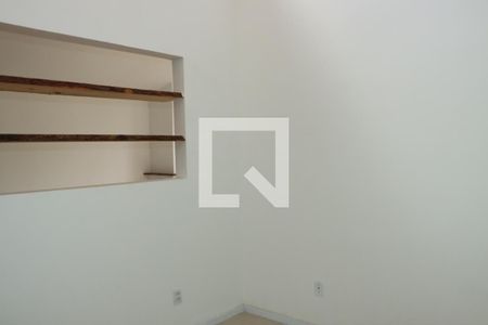 Sala de casa de condomínio para alugar com 4 quartos, 500m² em Parque Silvino Pereira, Cotia