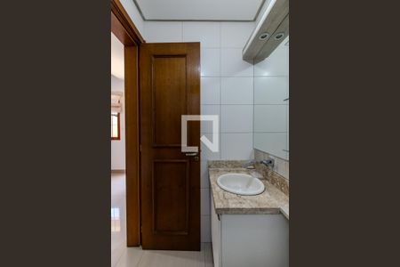 Lavabo de casa de condomínio à venda com 2 quartos, 77m² em Coronel Aparicio Borges, Porto Alegre