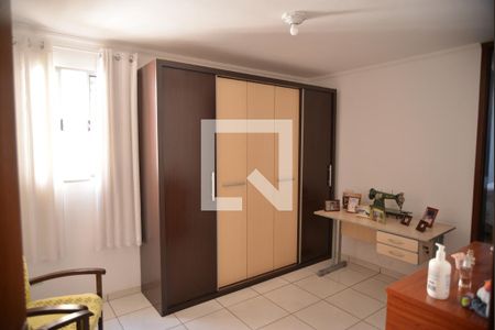 Quarto 1 de casa à venda com 5 quartos, 217m² em Vila Camilópolis, Santo André