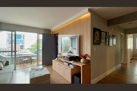 Sala de TV de apartamento à venda com 3 quartos, 117m² em Vila Madalena, São Paulo