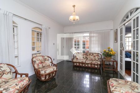Sala de casa para alugar com 3 quartos, 500m² em Vila Ré, São Paulo