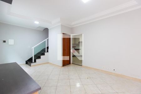 Sala de casa de condomínio à venda com 3 quartos, 75m² em Vila Regina, São Paulo