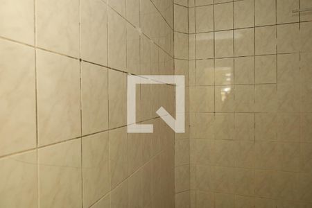 Banheiro de casa para alugar com 1 quarto, 64m² em Vila Carmosina, São Paulo