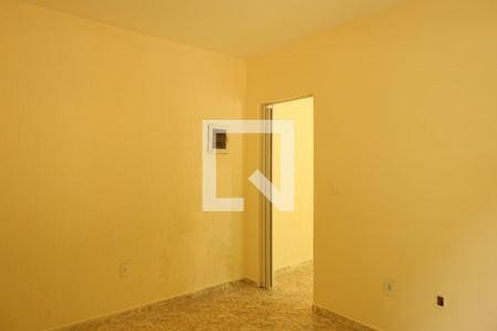 Quarto de casa para alugar com 1 quarto, 64m² em Vila Carmosina, São Paulo