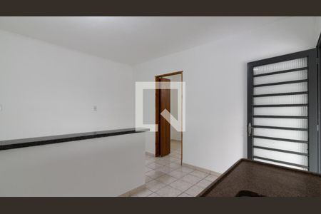 Sala/Cozinha de casa para alugar com 2 quartos, 55m² em Vila Nhocuné, São Paulo